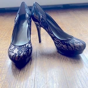 Guess Lace Platform Pumps